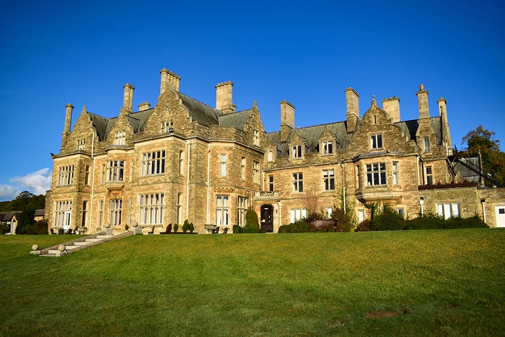 Branston Hall Hotel is set in 88-acre grounds of lakes and parkland, three miles outside Lincoln city centre