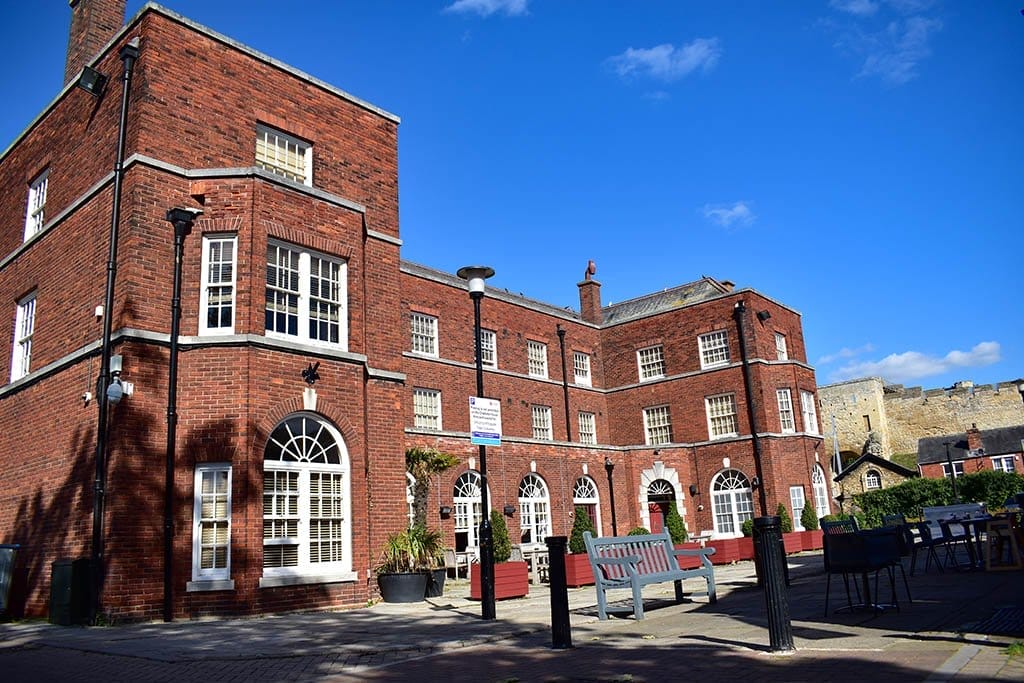 Charlotte House Lincoln