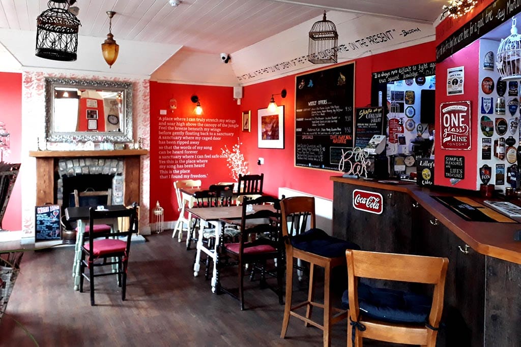 The Birdcage Lincoln Inside Inside The Birdcage red walls