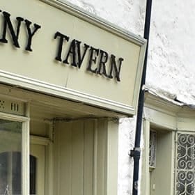 Tiny Tavern High Street panorama
