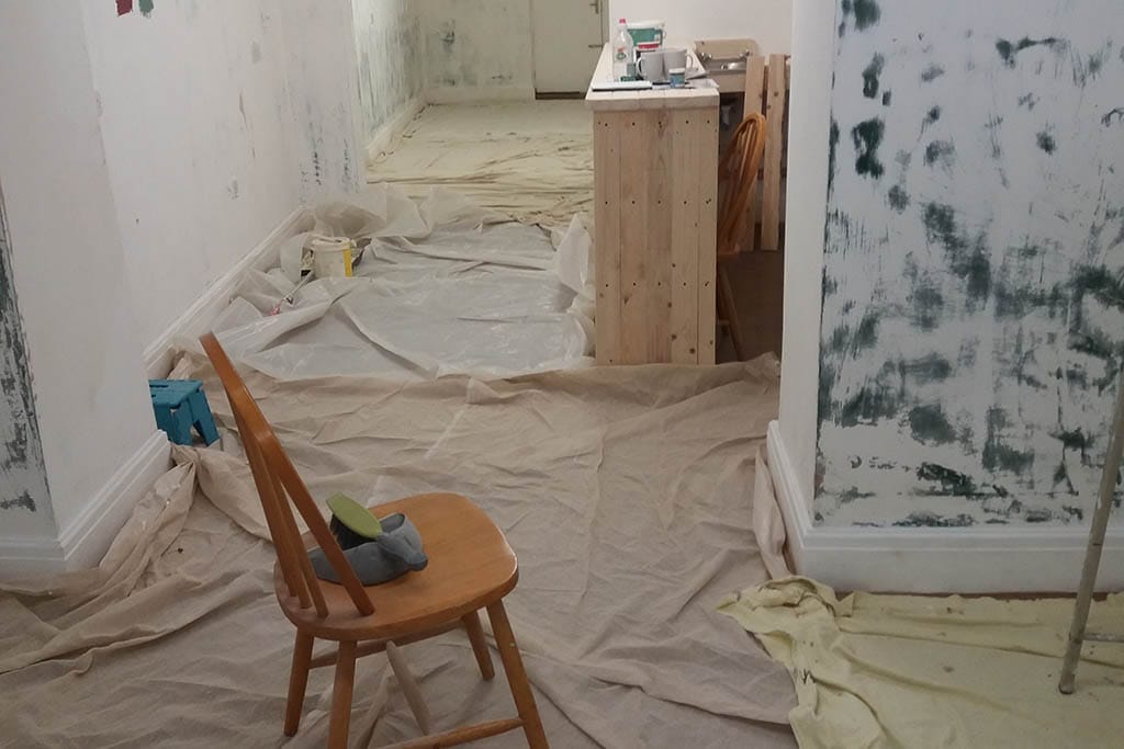 Tiny Tavern interior before refurbishment