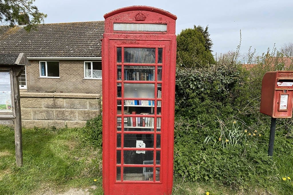 Walesby red phone box library