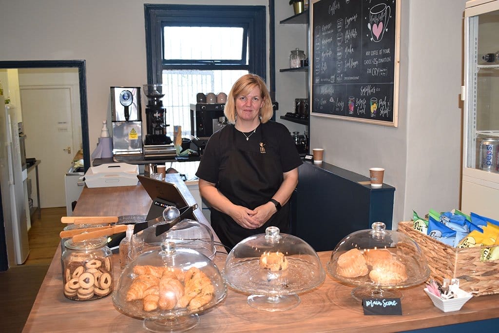 Anne Reeves T Lounge