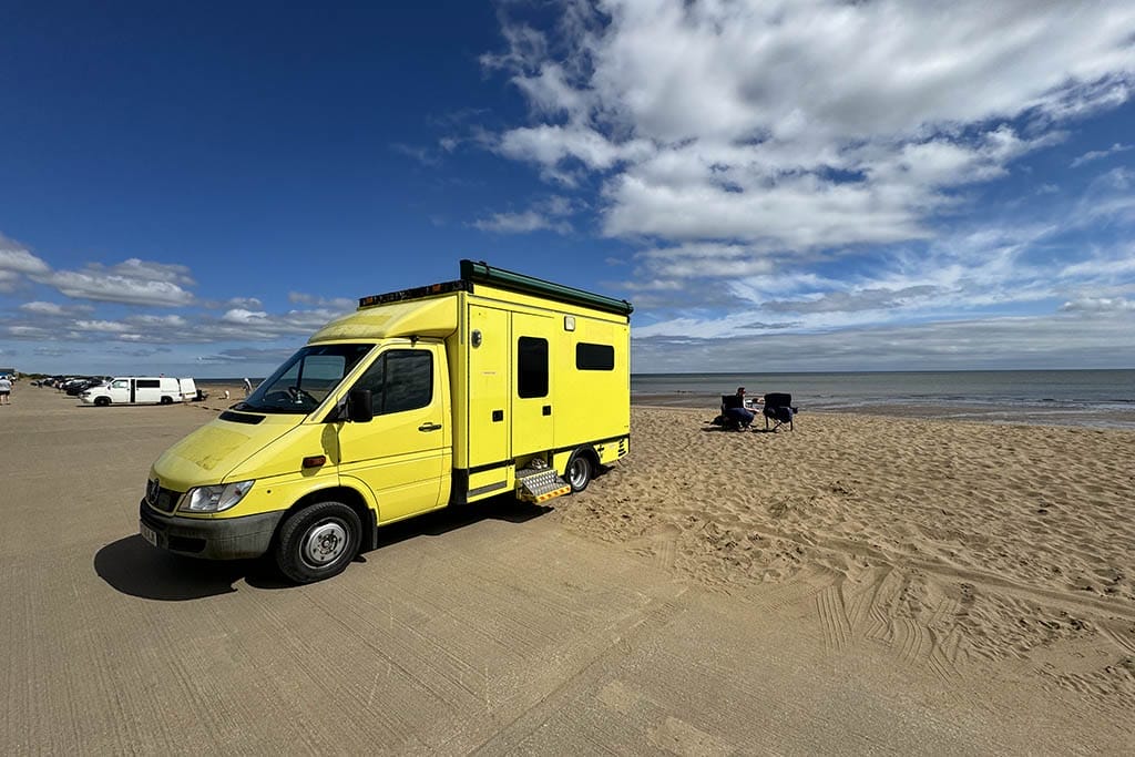 Huttoft Car Terrace Camper Huttoft Car Terrace camper van