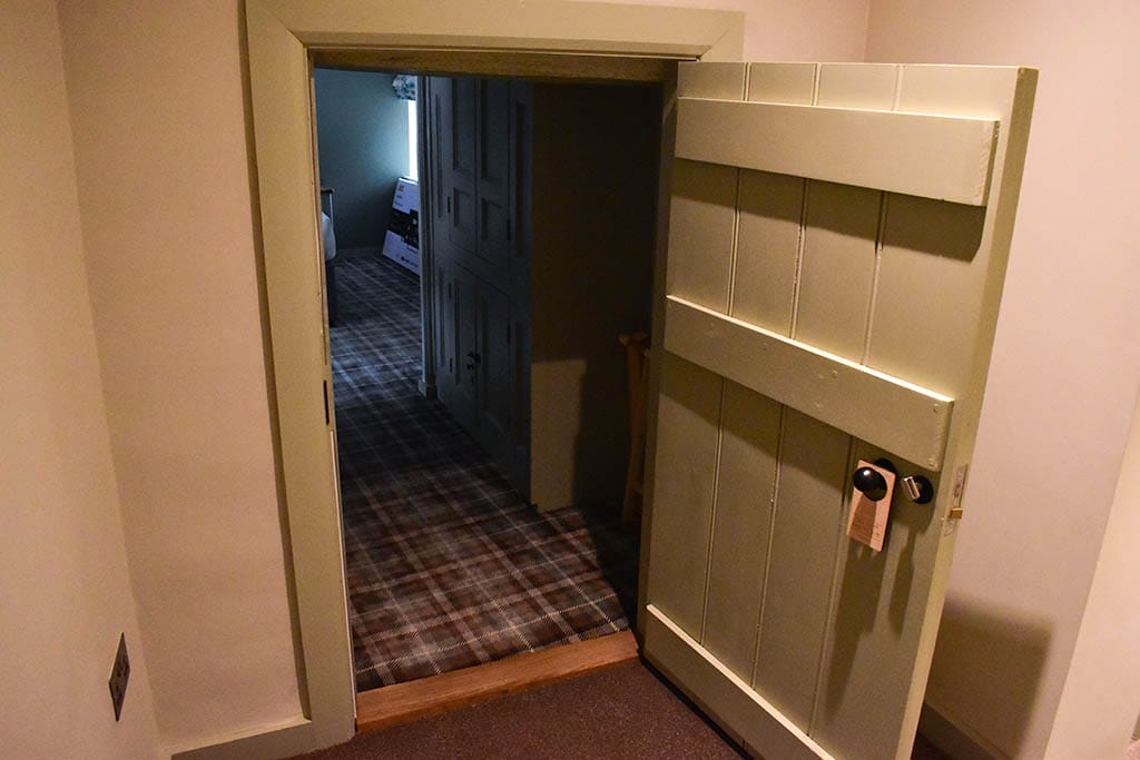 The Old King's Head Low Doors Low door bedroom access