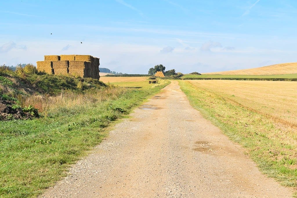 Tetford Farm Footpath Tetford farm footpath Lincolnshire Wolds