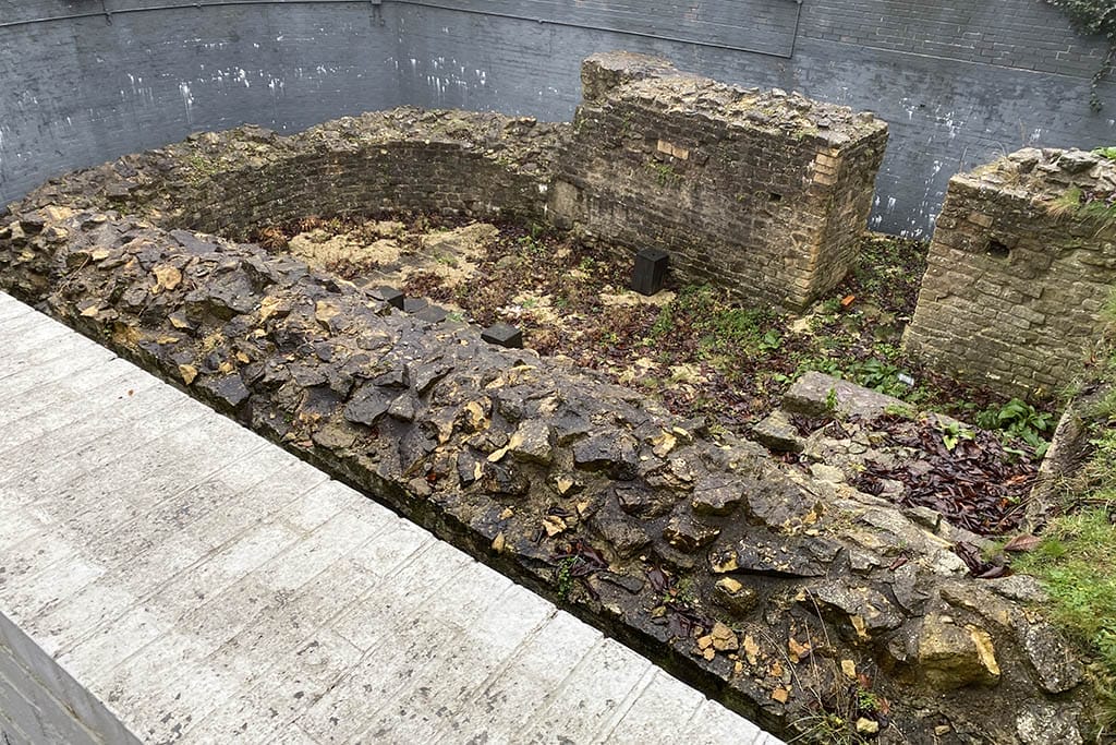Roman ruins in Lincoln: upper east gate