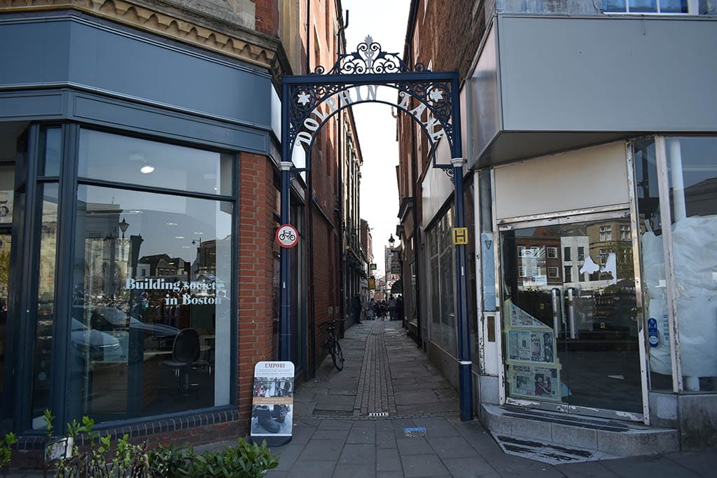 Dolphin Lane Things to do in Boston: Dolphin Lane