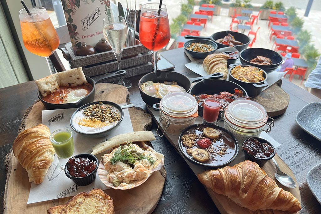 The Botanist Lincoln bottomless brunch