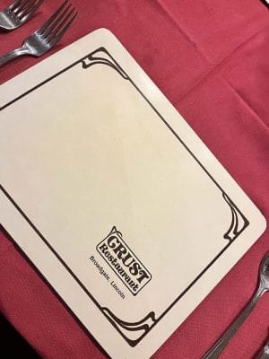 Crust Lincoln old place mats