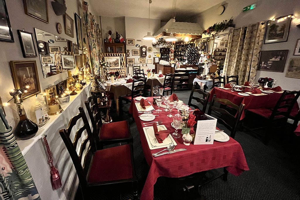 Crust Lincoln: the main restaurant room