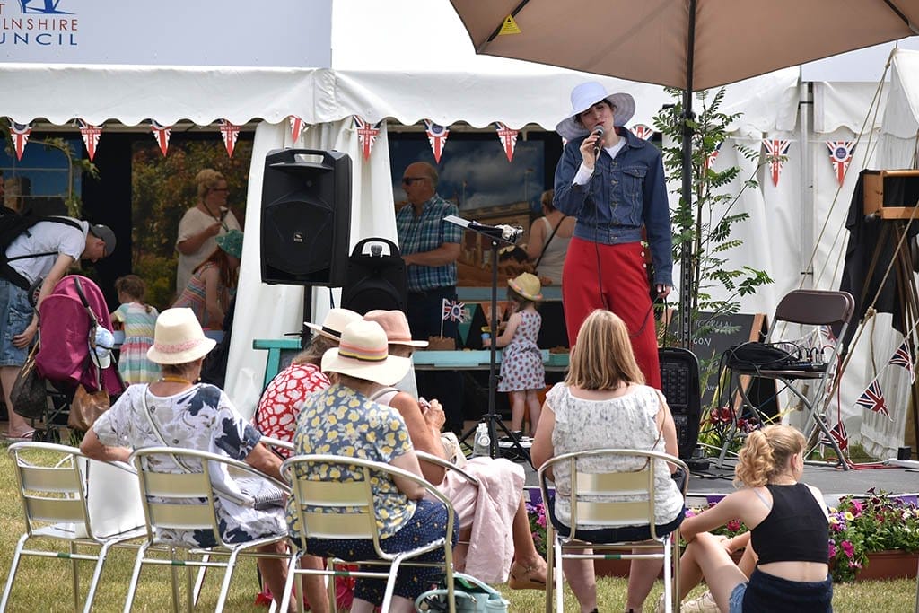Lincolnshire Show singer at band stand