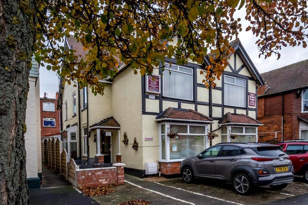 The Tudor Lodge Skegness Cheap hotels in Skegness: The Tudor Lodge